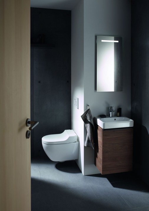 2020 Bathroom 4_J_Geberit AquaClean Tuma without remote control_Original