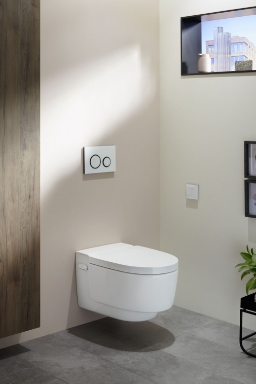 2021_AquaClean Mera white with wall mounted control panel white_Original