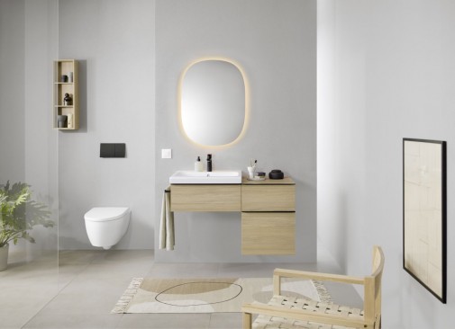 Geberit iCon Bathroom with lay-on washbasin white matt, iCon WC wall-hung white matt, Option Mirror Oval