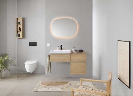 2023_iCon Bathroom with lay-on washbasin white matt, WC wall-hung white matt, Option Mirror Oval cross_lights on_Big Size