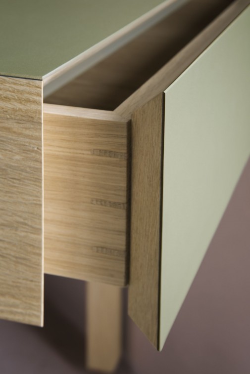 Furniture_Linoleum_4184_desk5_detail_drawer