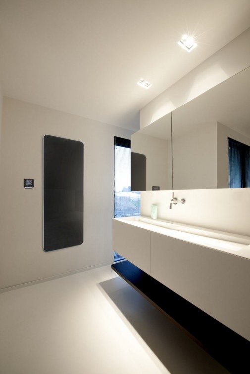 HRES_E-Tech_interior_bathroom