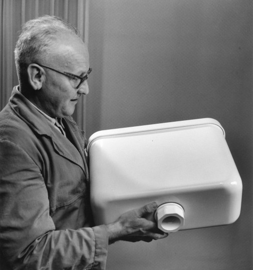 Technical Advisor with early plastic cisterns   1950s (HISTORY 150YoT)